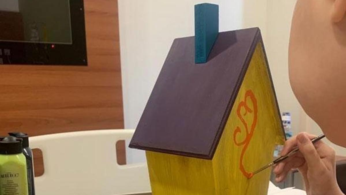 Kanser hastası çocukların yaptığı resimlerden sergi açıldı