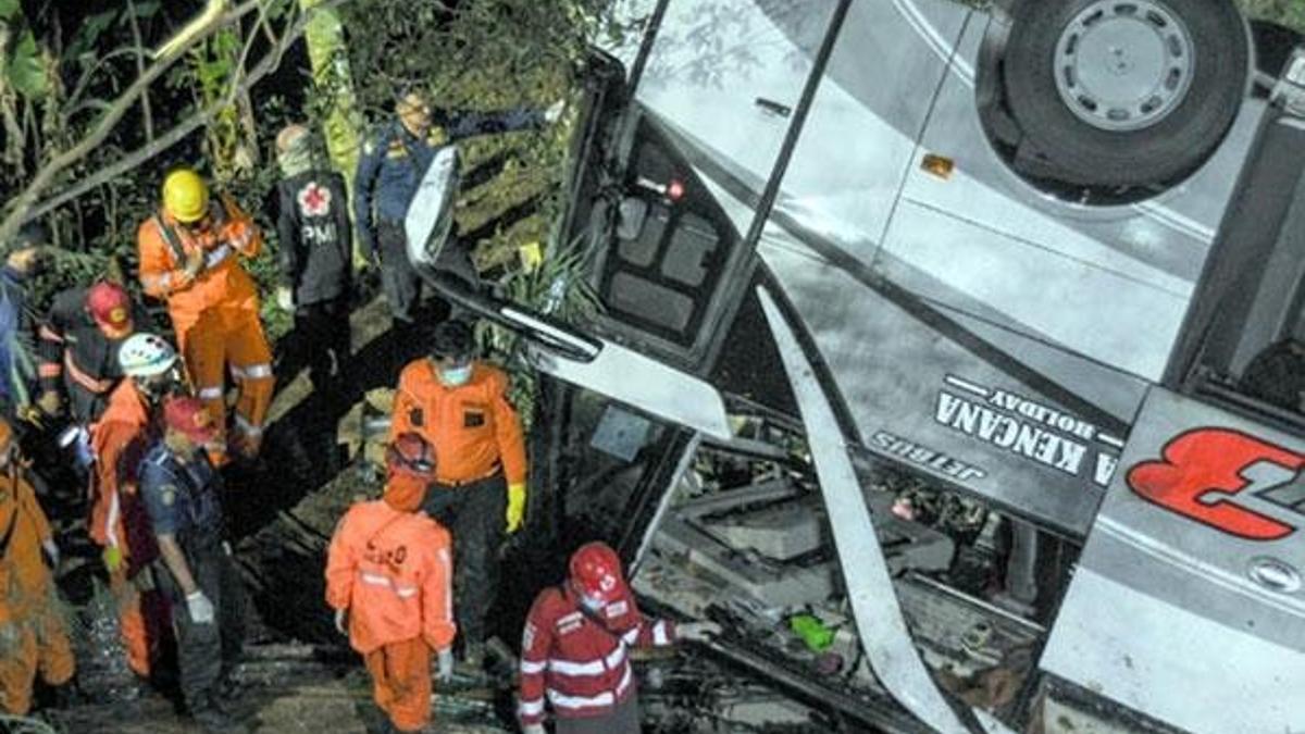 Endonezya’da korkunç kaza! 27 ölü, 39 yaralı...