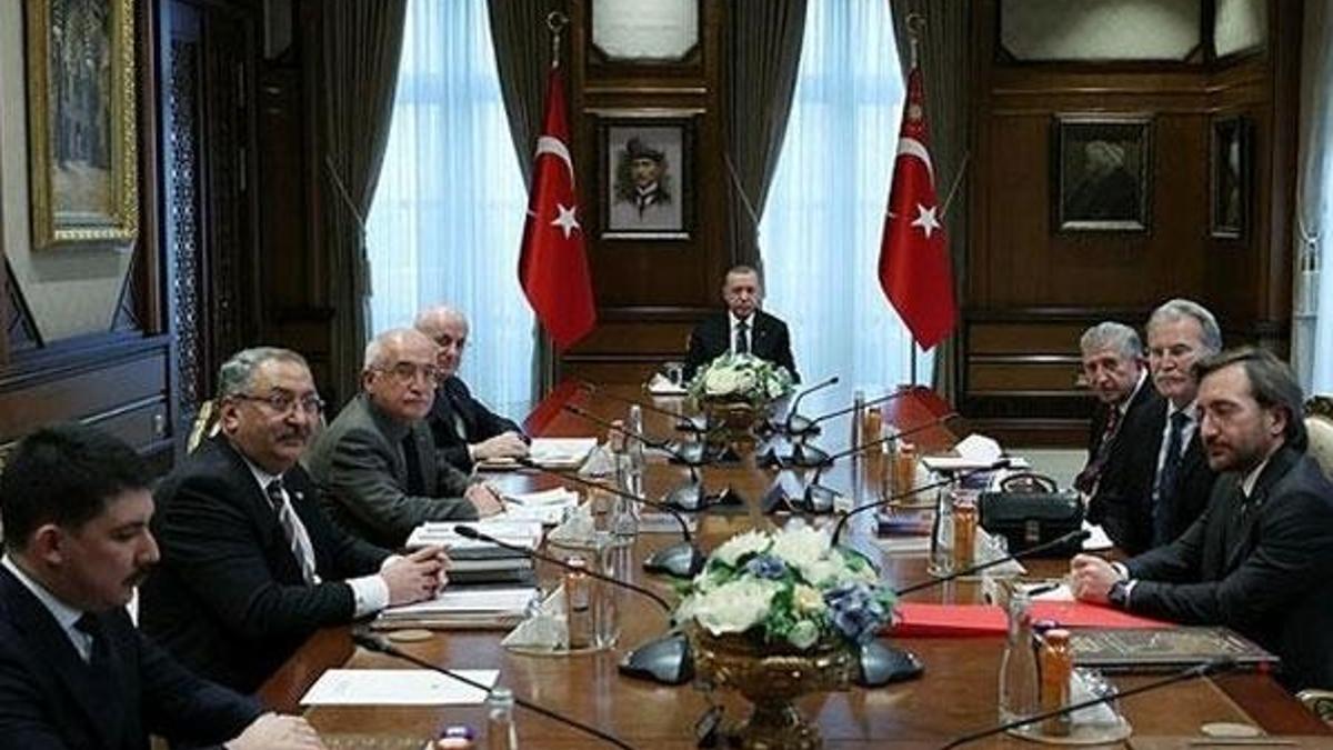 Kritik toplantı sona erdi! Milli ve manevi değer vurgusu