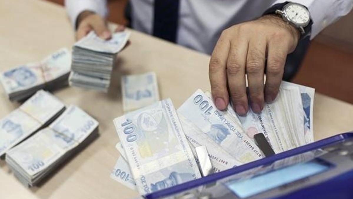Kredi çekecek ve bankada parası olan herkesi ilgilendiriyor! Faiz oranları...