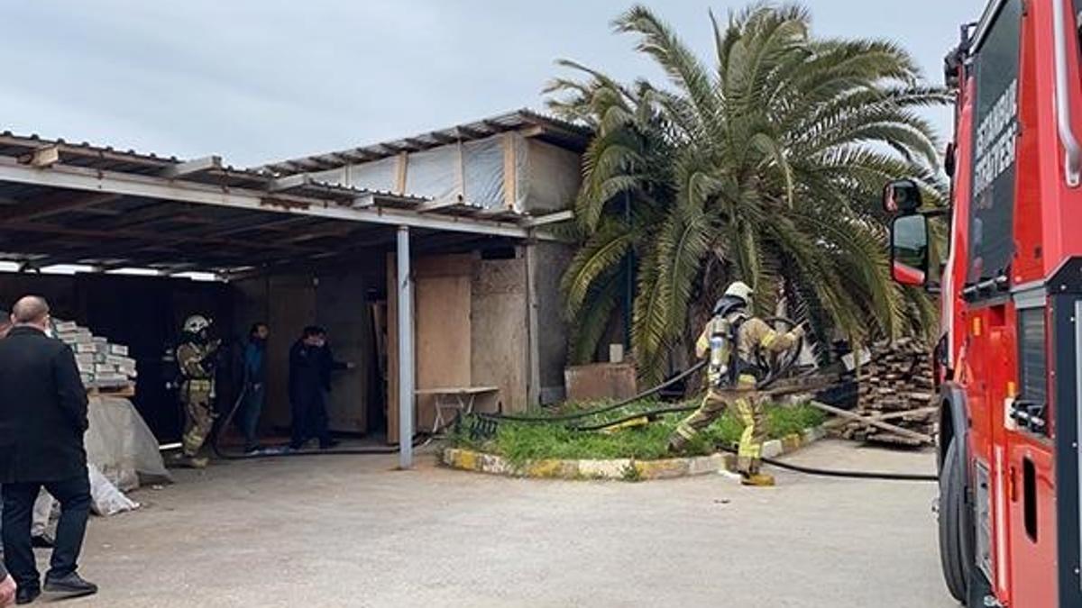 Haydarpaşa Garı'ndaki marangozhanede yangın
