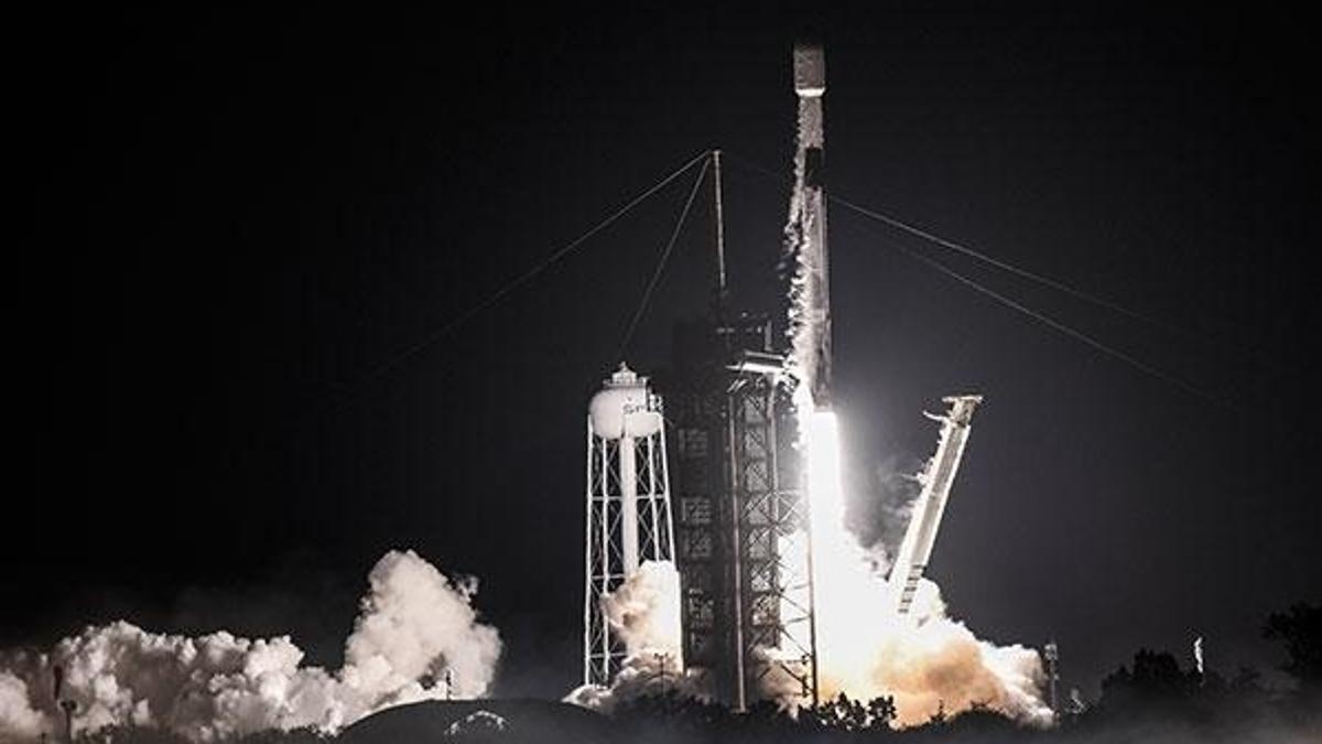 SpaceX, 60 Starlink uydusunu yörüngeye gönderdi
