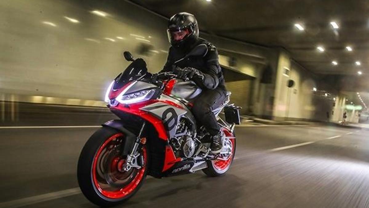 Aprilia Tuono 129.9 bin TL'den geldi!