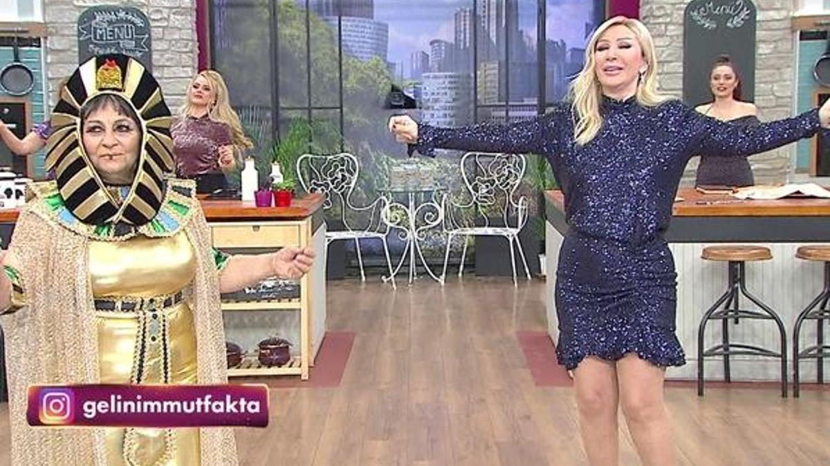 Mısır Kraliçesi, Seda Sayan'la göbek attı!