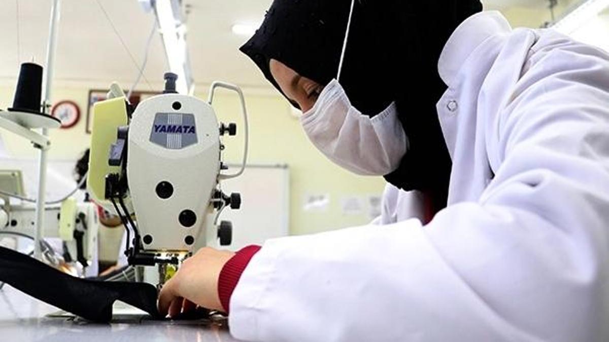Fabrika gibi okul! Yurt dışına da satıyorlar, 3 milyon 700 bin lira kazanç...