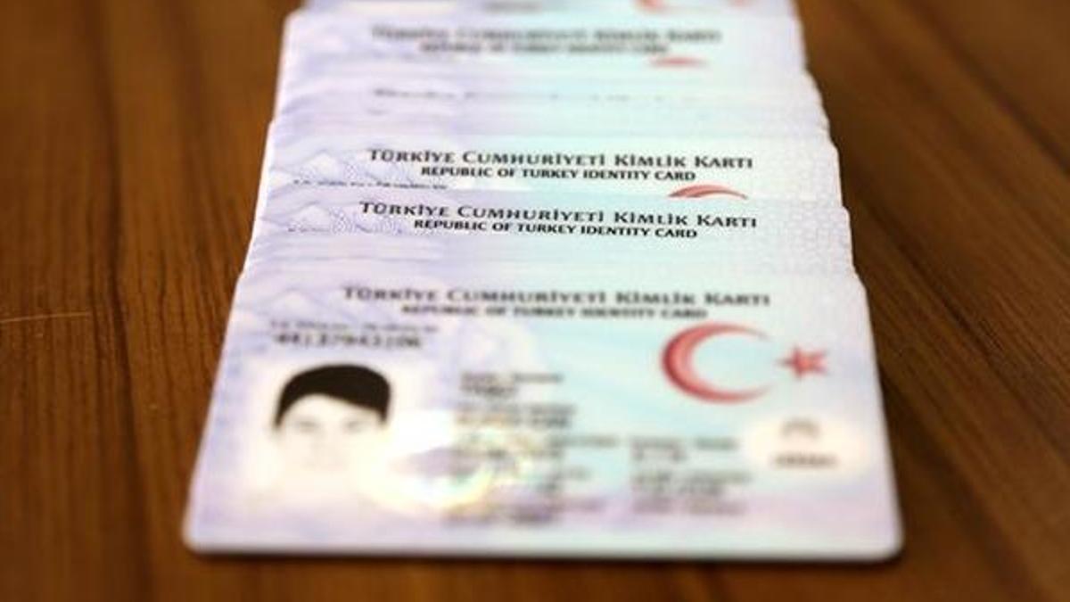 Dikkat çeken soyadı kararı! 'Rahatsız oldu, kızım ona 'baba' diyor'