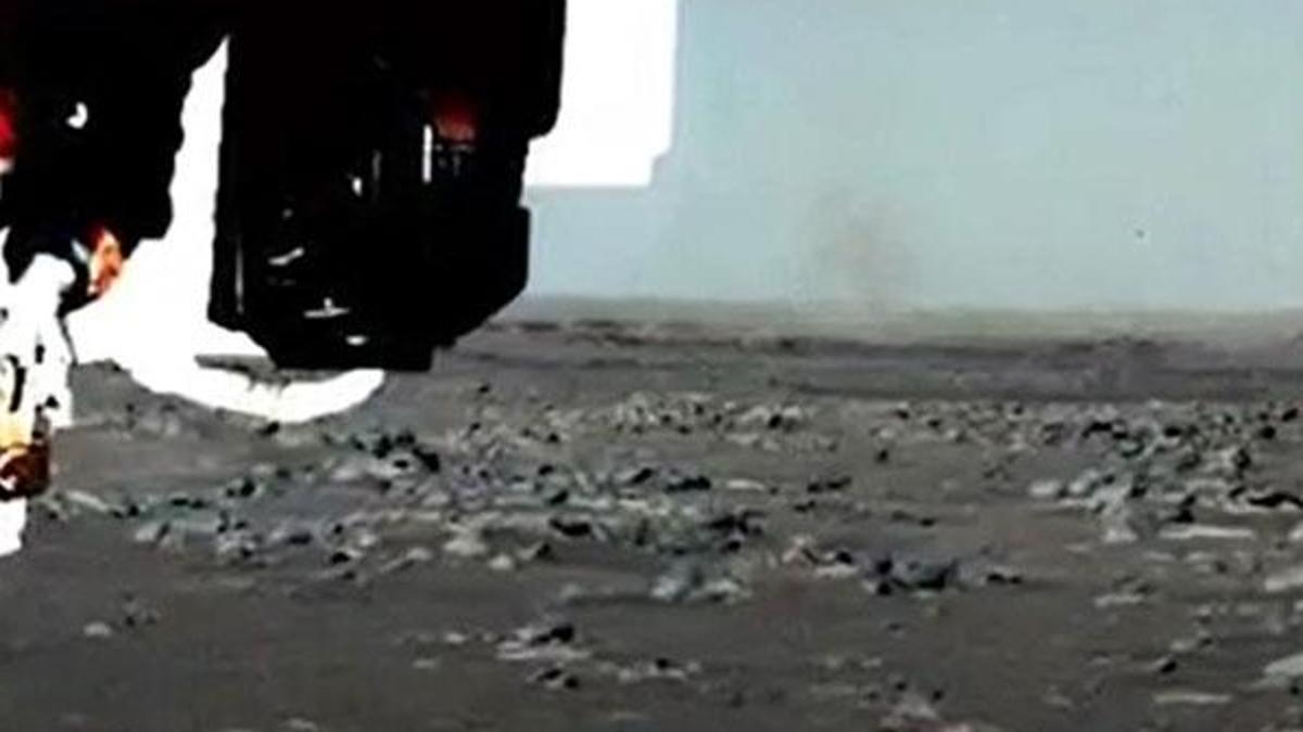NASA Mars'tan ilk kez yayınladı! Toz şeytanı görüntülendi