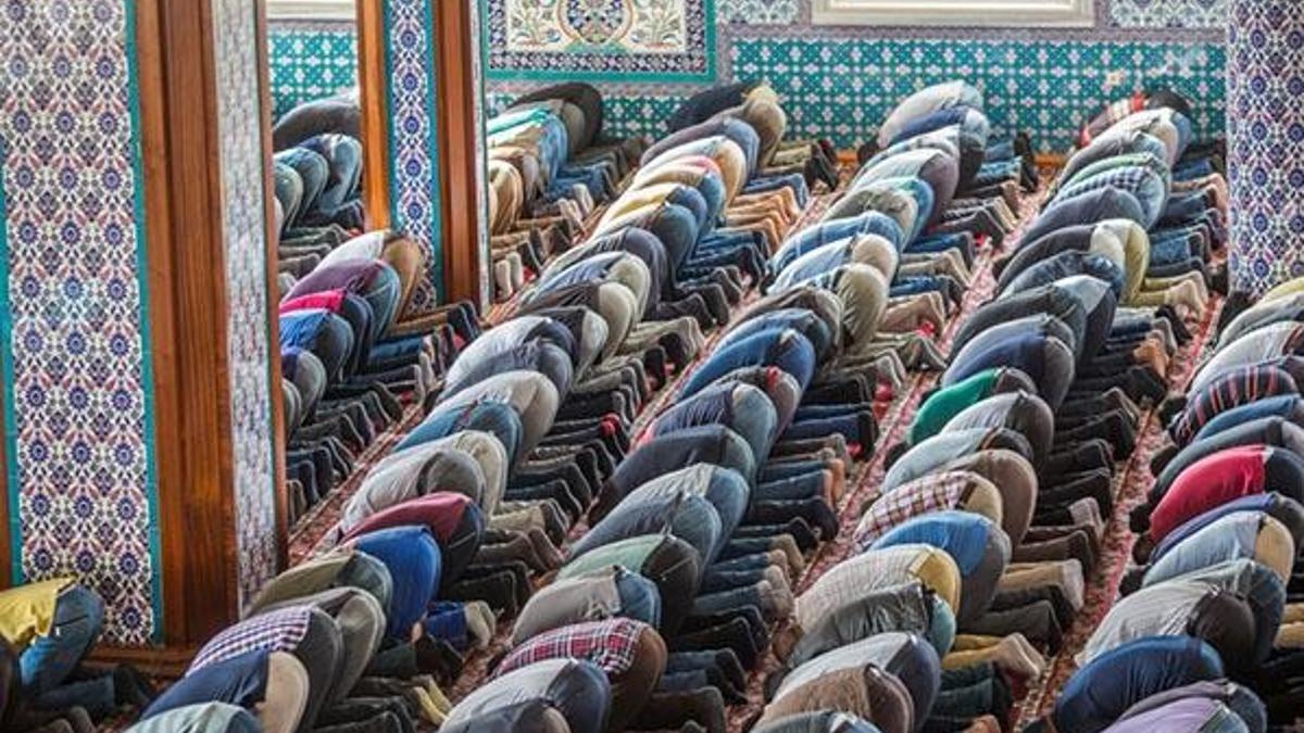Cuma namazı saati kaçta bugün? Namaz saatleri 19 Mart 2021: İstanbul, İzmir, Ankara, Konya, Bursa il il Cuma namazı saati ve Cuma ezan vakti!