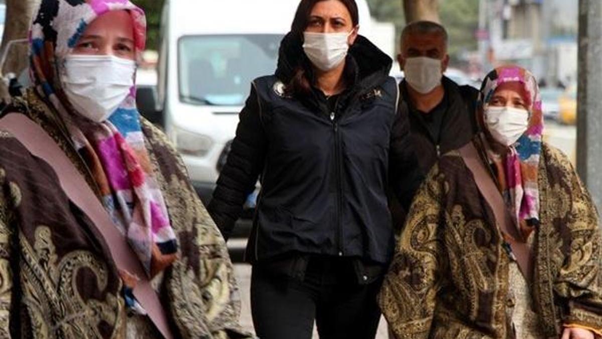 Polis okulu ablalarından sorumlu FETÖ şüphelisi Fatma D. yakalandı!