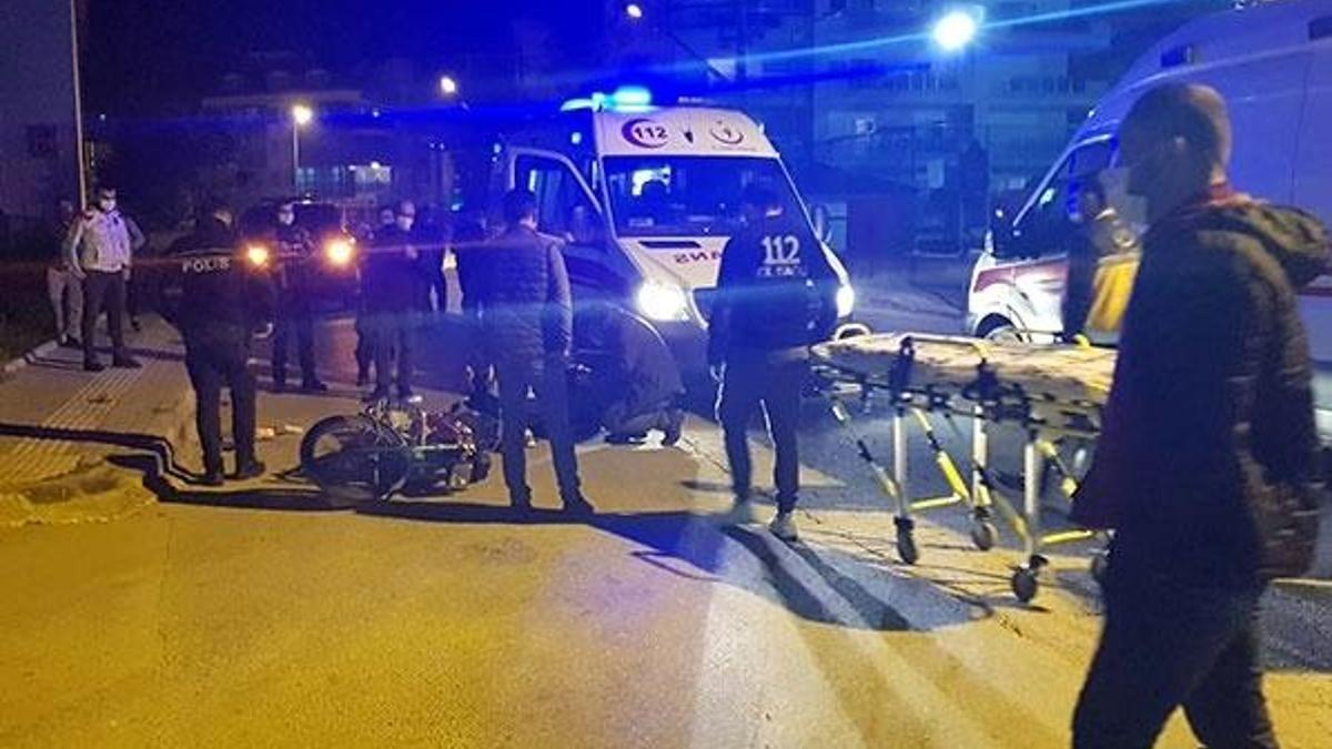 Boşanma aşamasındaki eşine ve arkadaşına kurşun yağdırdı