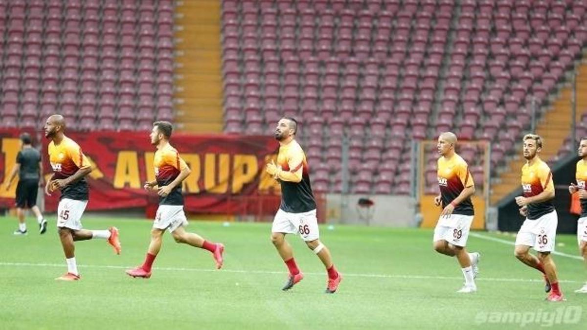 Galatasaray'da iki yıldıza uyarı