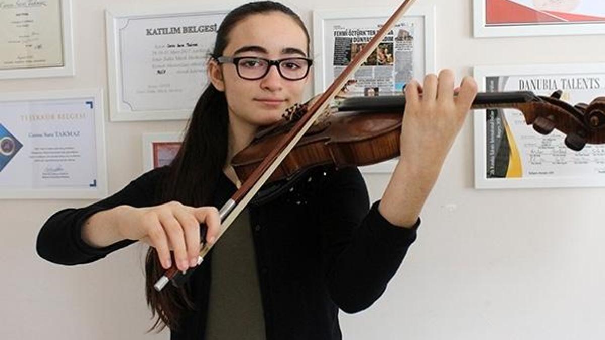 Cansu'dan büyük başarı! 2021'de 3 birincilik, 1 üçüncülük ve 1 altın ödülü...