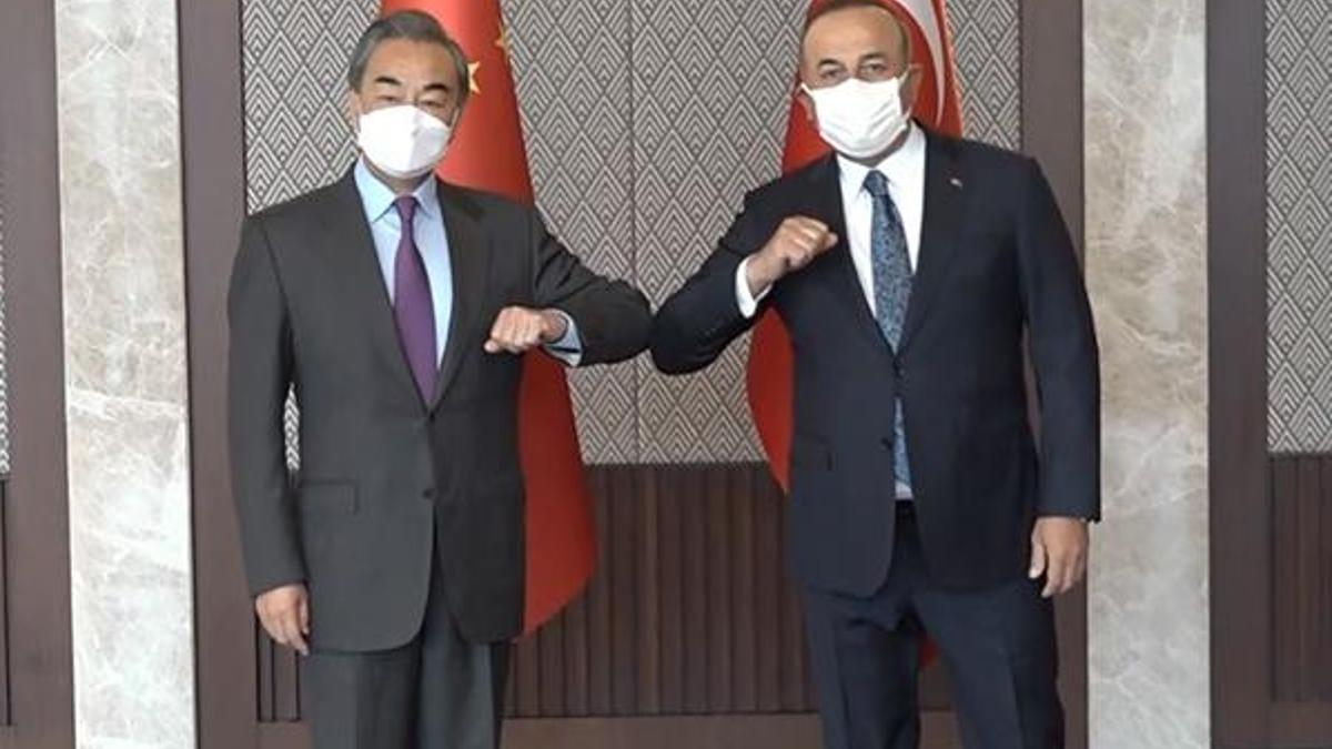 Bakan Çavuşoğlu, Çinli mevkidaşı Yi ile görüştü