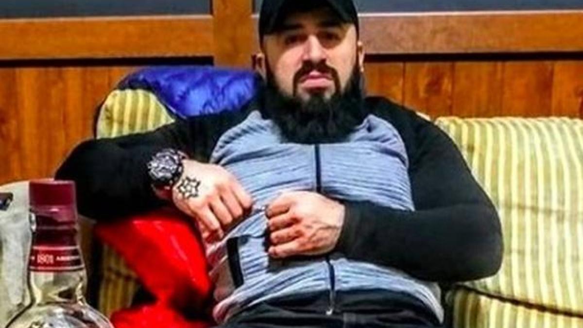 Fırat Delikanlı kimdir? Fırat Delikanlı adıyla bilinen Fırat Kaya tutuklandı mı? Twitter’da Fırat Delikanlı tutuklansın etiketi gündem oldu!
