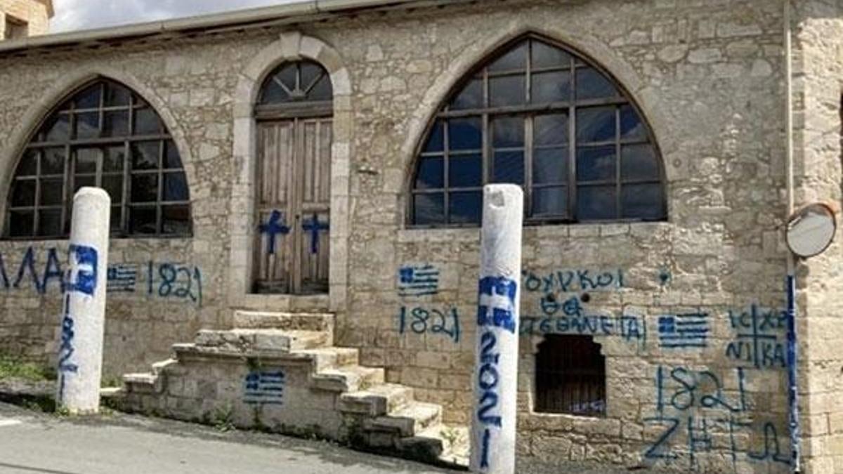 Rum kesiminde skandal görüntüler! Haç resmi çizip, Türklere ölüm...