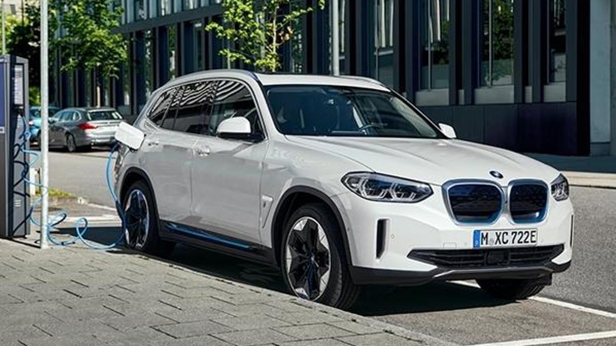 BMW iX3 950 bin TL'den geldi!