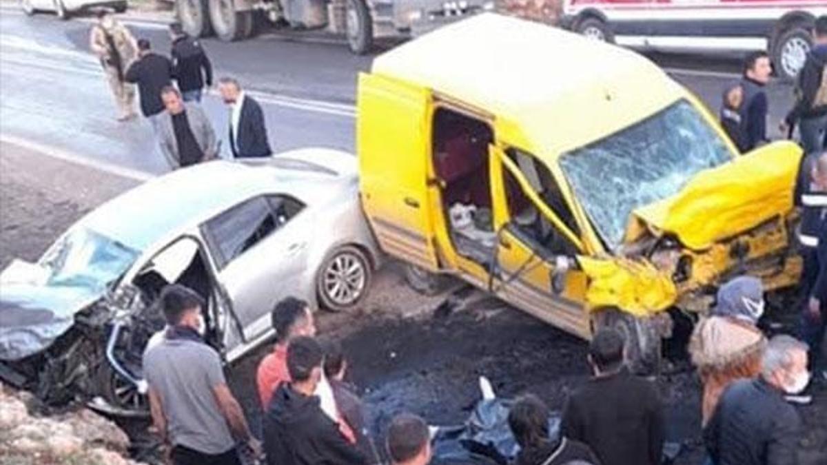 İki ayrı şehirde korkunç kaza! 7 ölü, 13 yaralı var