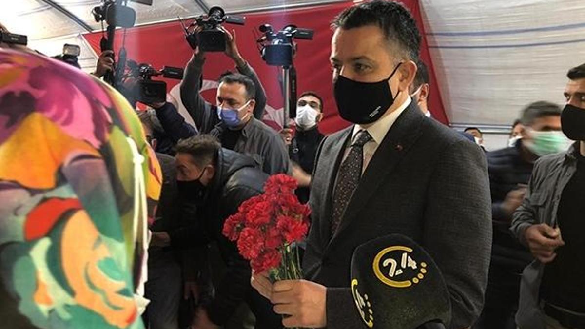 Bakan Pakdemirli'den evlat nöbetindeki ailelere ziyaret