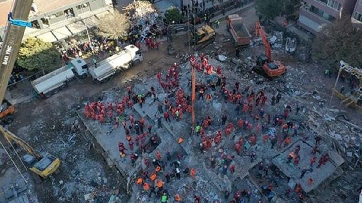 İzmir Rıza Bey Apartmanı'nın fenni mesulü tutuklandı
