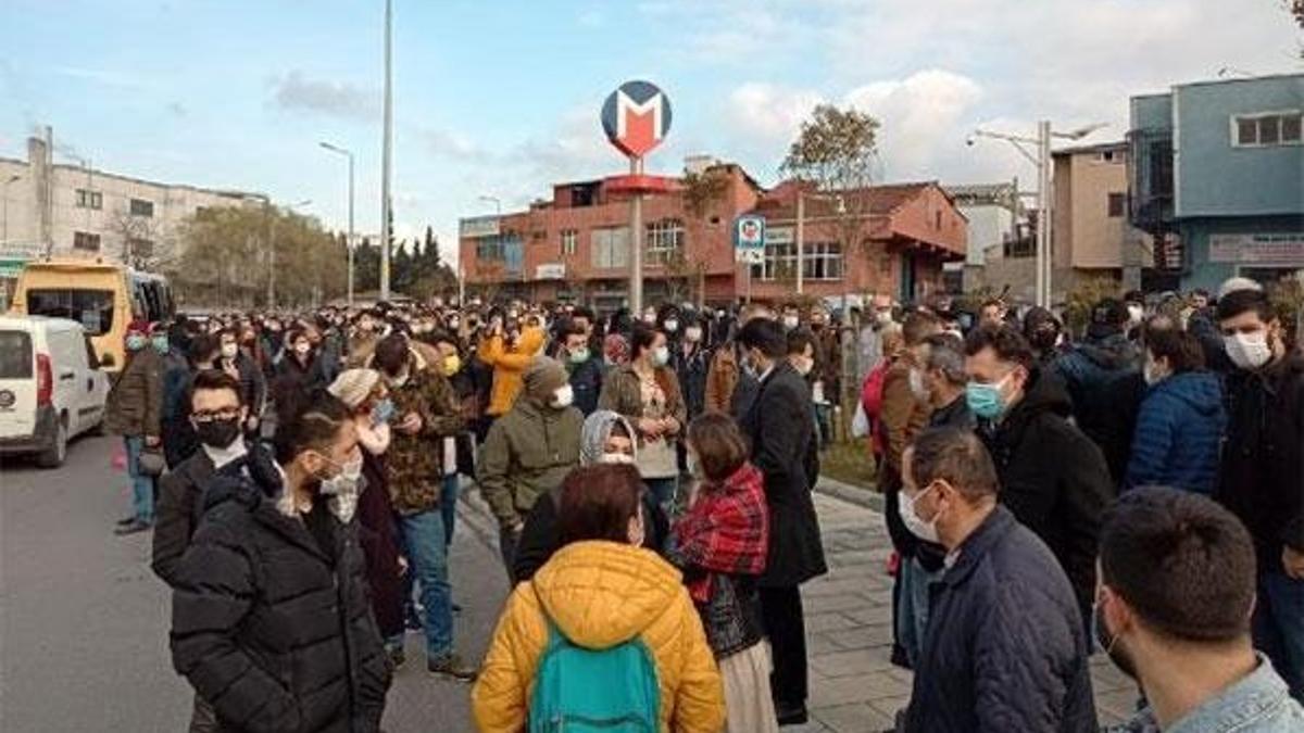 Trafo yangını metro seferlerini aksattı