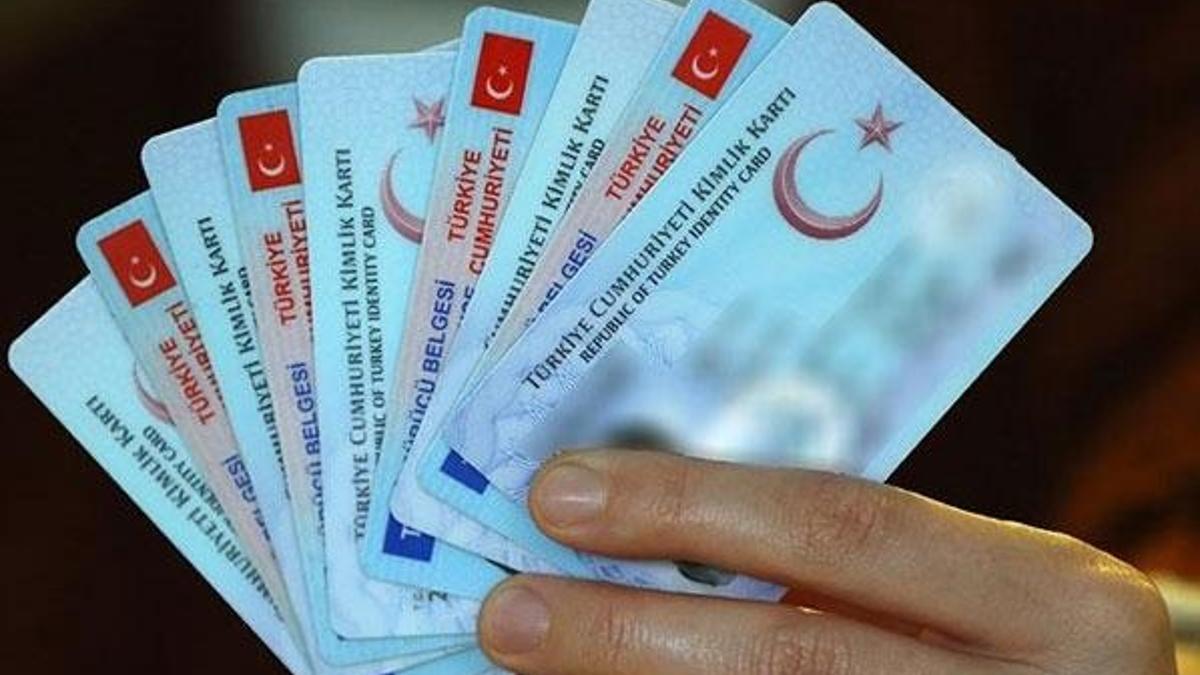 Kimlikle geçiş dönemi başladı Azerbaycan-Türkiye...