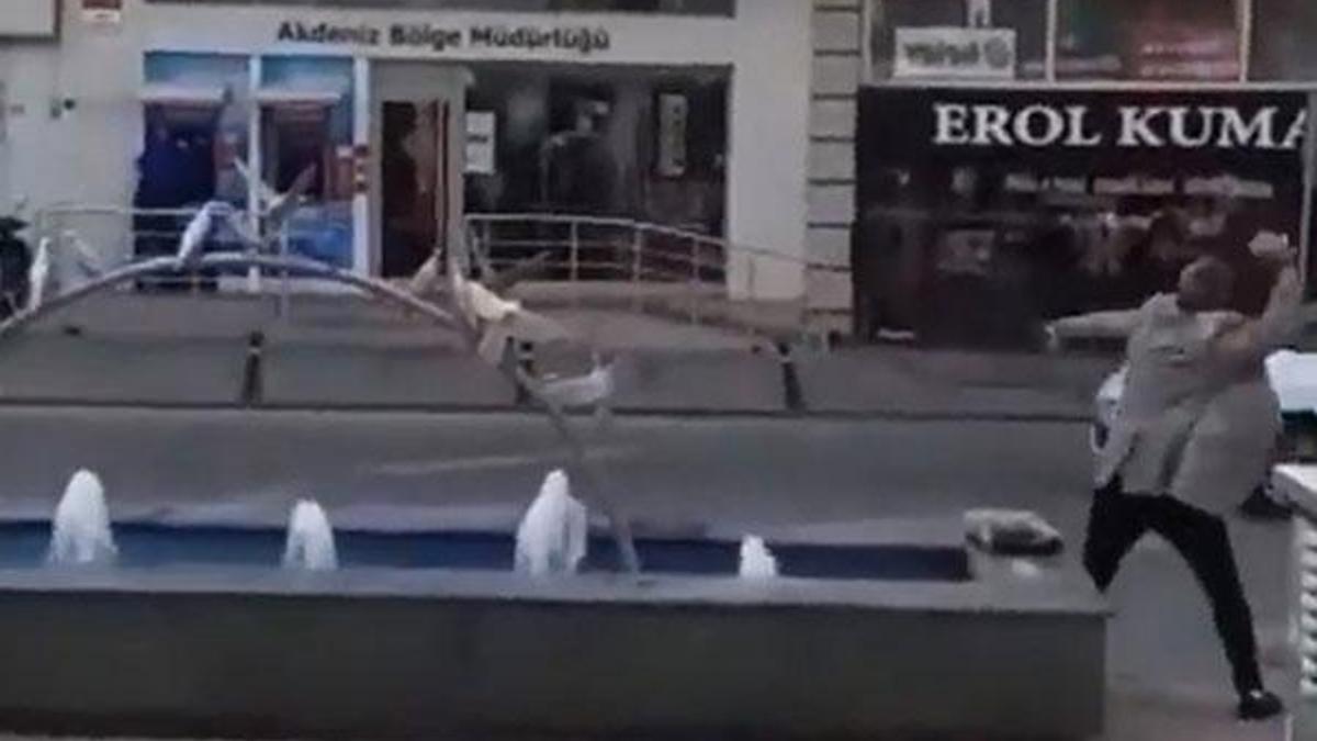 Borcunu ödeyemeyince olanlar oldu! Bankaya gidip ayranla...