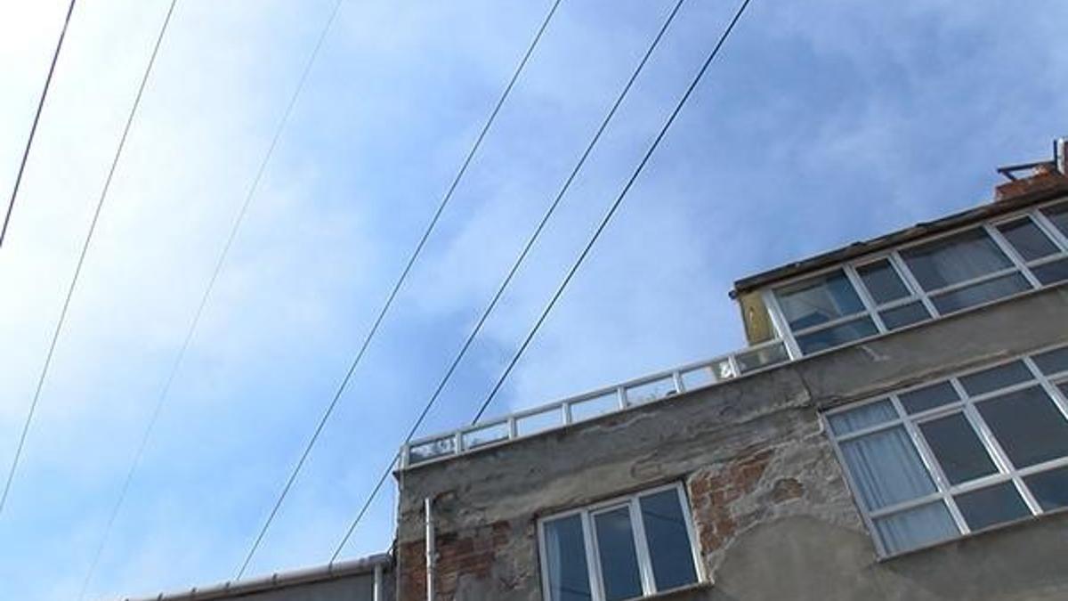 İstanbul'da yüksek gerilim hattına temas eden çocuk öldü!