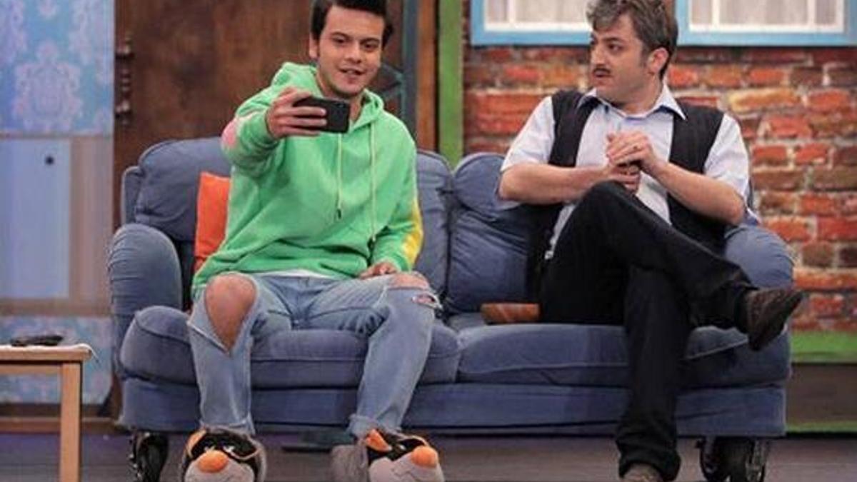 'Çok Güzel Hareketler 2'de ziller Arif için çalıyor
