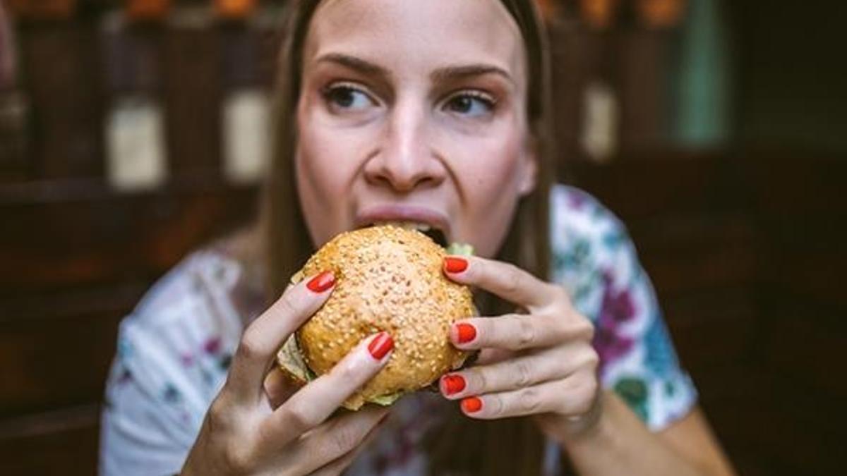 Sigara ve Fast Food’dan uzak durun! Kanser olasılığını artırıyor!