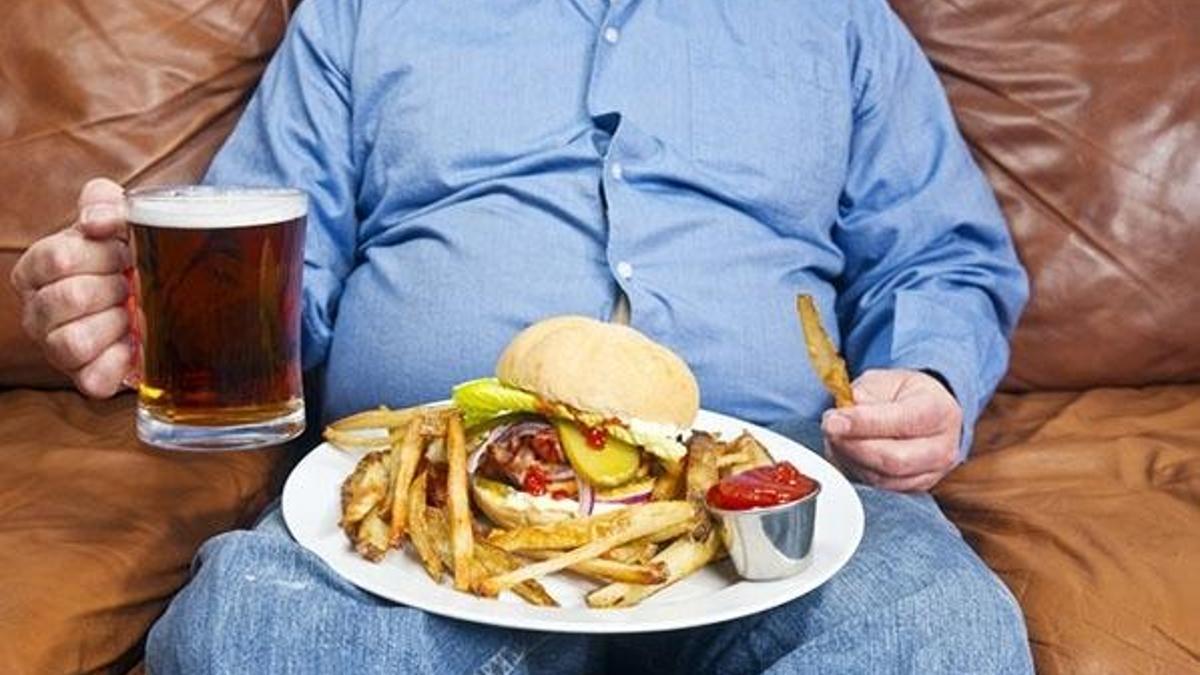Sağlıksız gıdalara ve fazla kiloya dikkat! En çok gençler risk altında!