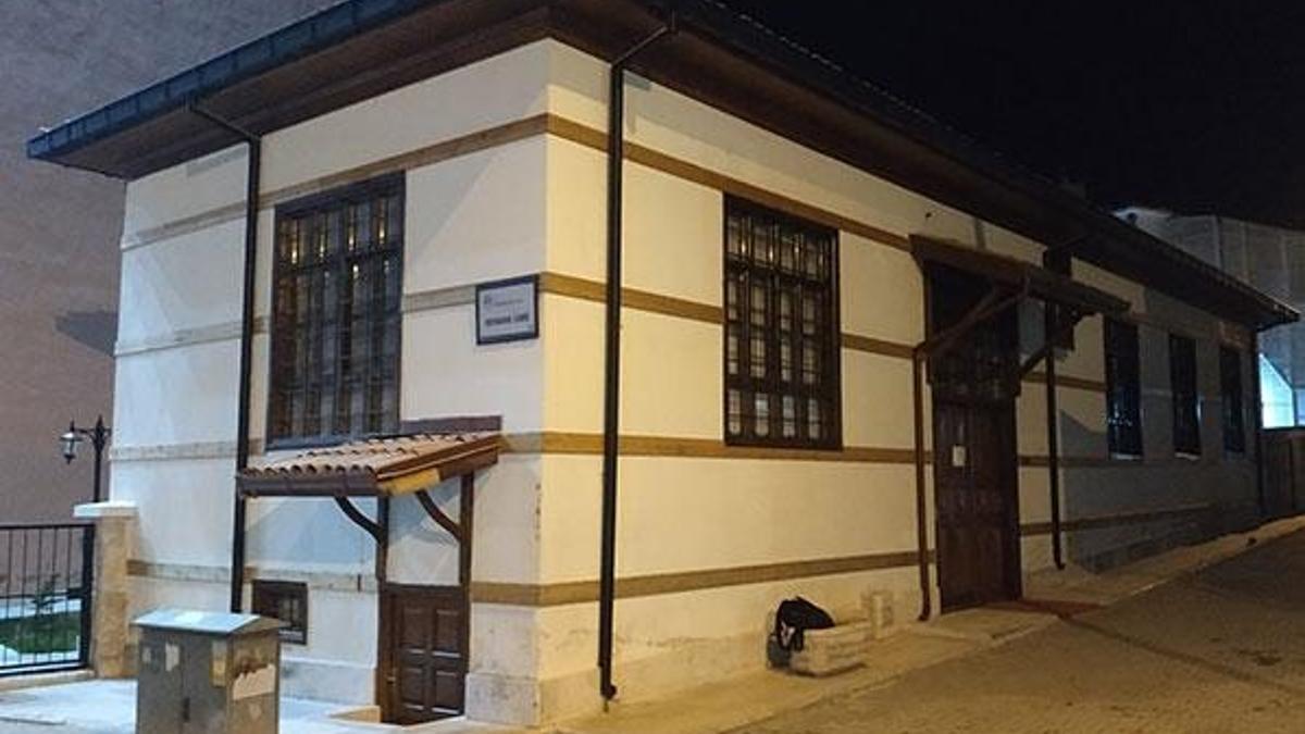 Camide gece yarısı ilginç olay! Cemaat çıktıktan sonra imam...