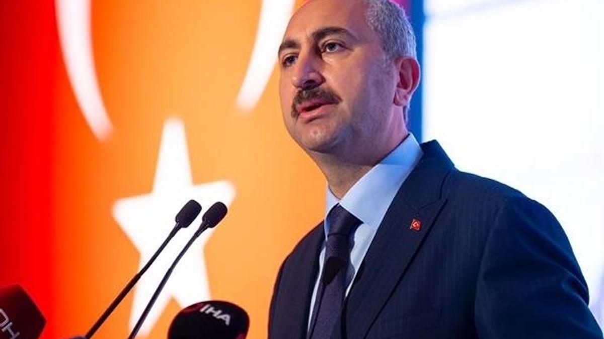 Adalet Bakanı Gül'den 5 Nisan Avukatlar Günü mesajı