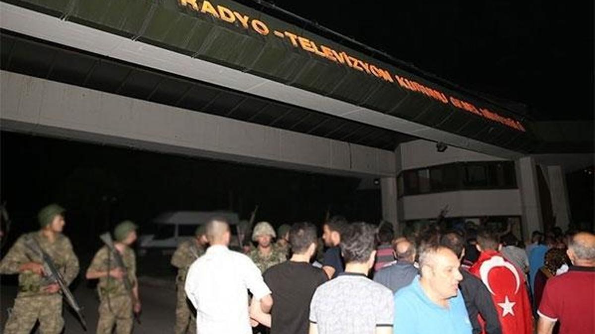 Cumhurbaşkanlığı Muhafız Alayı darbe girişimi davasında karar açıklandı! Ceza yağdı