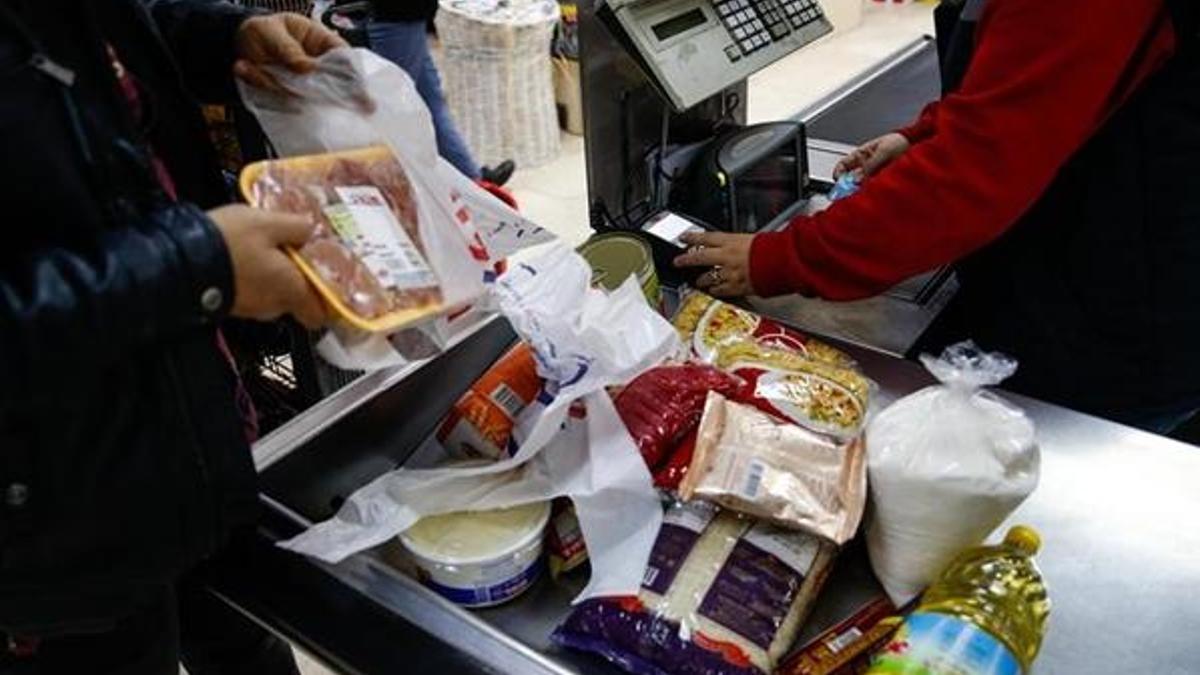 Cumartesi Pazar marketler kaçta açılıyor? 10- 11 Nisan Hafta sonu marketler saat kaç açılıyor, kaçta kapanıyor? Çalışma saatleri…