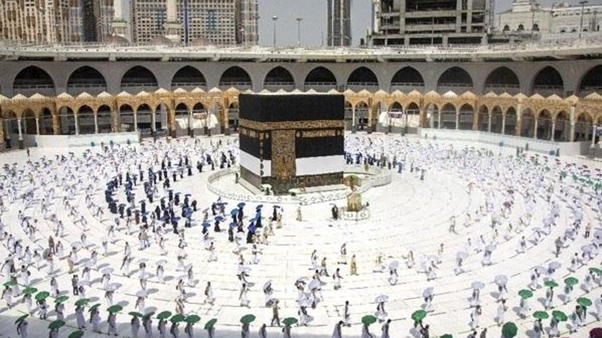 Suudi Arabistan'dan teravih namazı kararı! Kral Selman onayladı