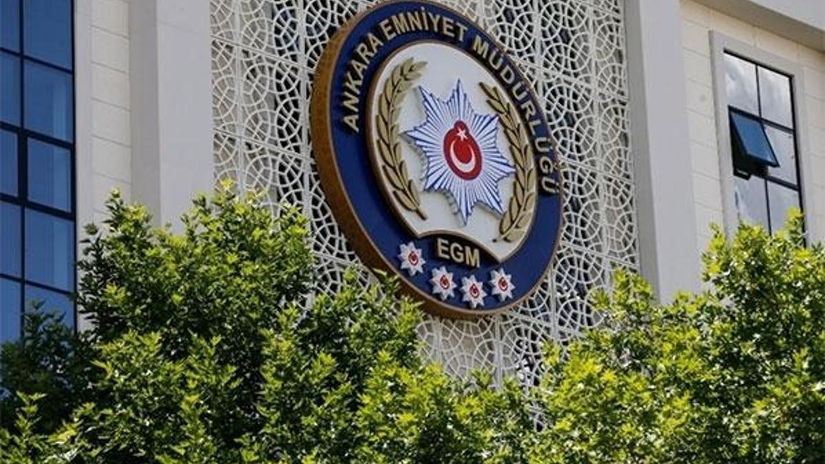 4 emekli amiral ifade vermek için Ankara Emniyet Müdürlüğü'ne geldi