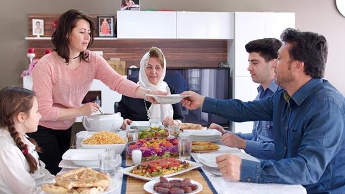 Ramazanda misafirliğe gitmek yasak mı? Ramazanda evde toplu iftar vermek yasak mı? İşte Ramazan Genelgesi!