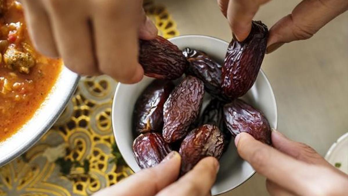 Tükürük yutmak orucu bozar mı? Balgam ve istemeden biriken tükürüğü yutunca oruç bozulur mu?