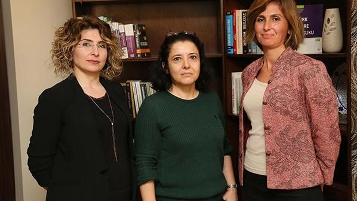 Çantasını x-ray cihazından geçirmeyen avukata 441 TL ceza