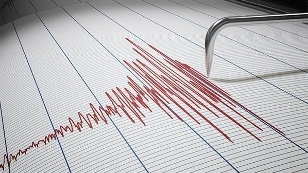 Endonezya'da 6,4 büyüklüğünde deprem