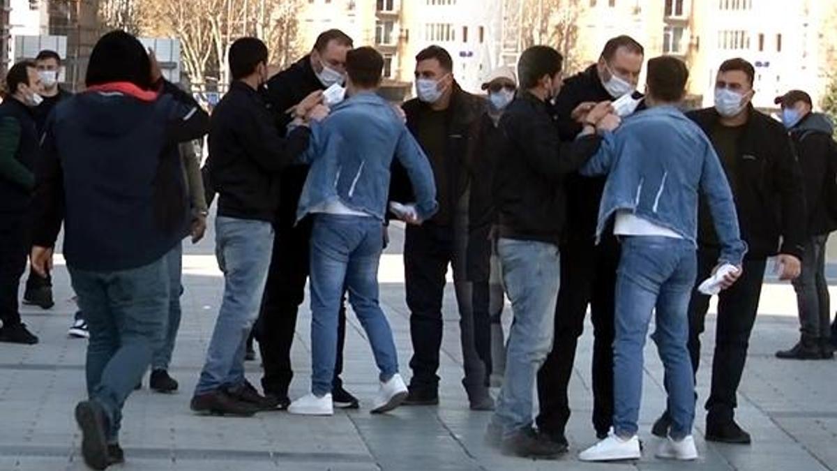Zabıtadan seyyar satıcıya tokat! Soruşturma başlatıldı