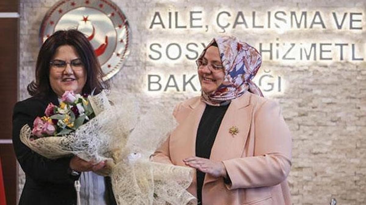 Aile ve Sosyal Hizmetler Bakanlığı'nda devir teslim yapıldı