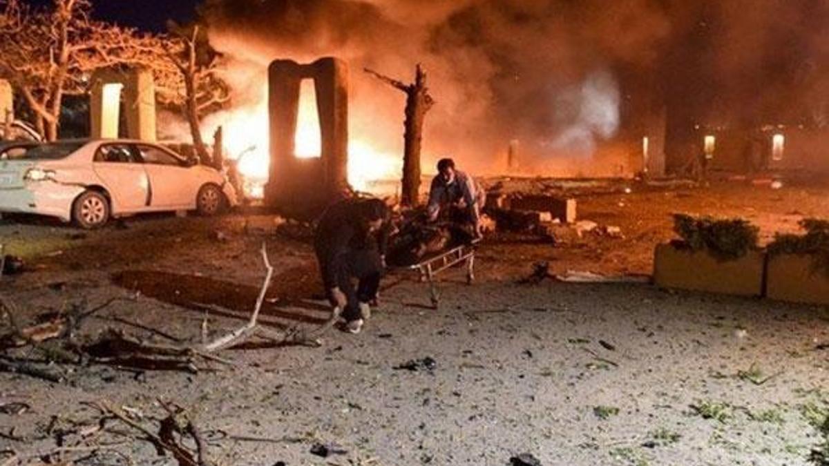 Pakistan'da otel otoparkında patlama: 3 ölü, 13 yaralı