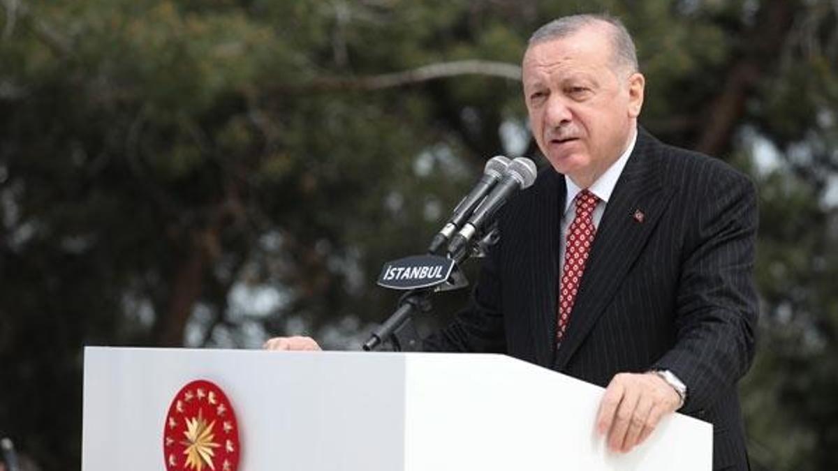 Çamlıca Tepesi'ne dev Türk bayrağı! Cumhurbaşkanı Erdoğan göndere çekti