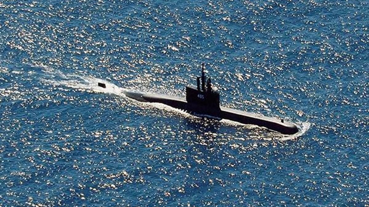 Endonezya açıklarında kaybolan denizaltıdaki 53 kişi hayatını kaybetti