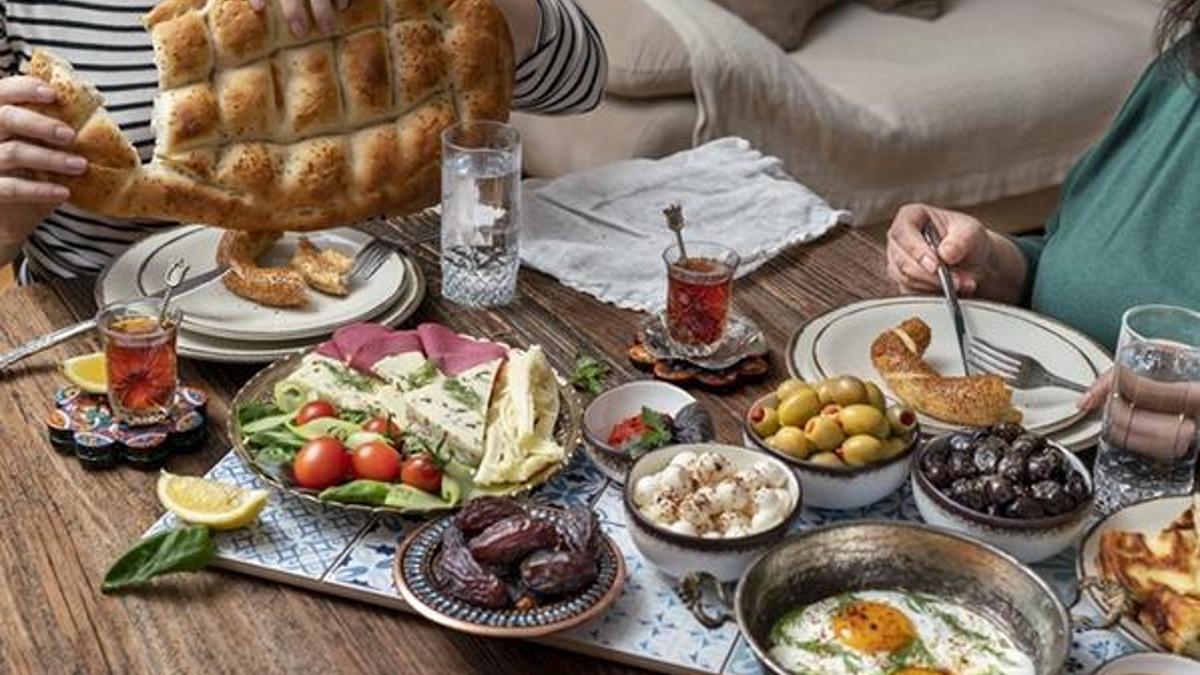 Koronavirüs sürecinde iftar ve sahur nasıl olmalı? İftar ve sahurda hangi yiyecekler tüketilmeli?