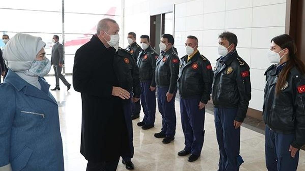 Cumhurbaşkanı Erdoğan, pilotlarla bir araya geldi