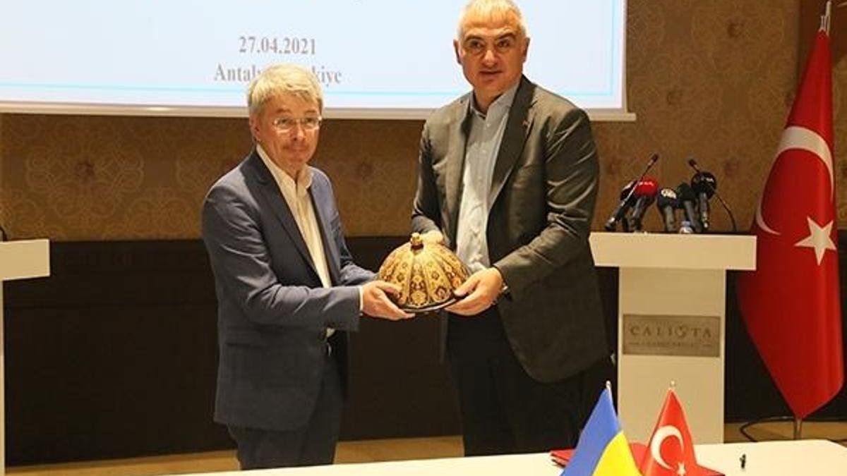 Bakan Ersoy: Turizmde aşılanma mayıs sonunda tamamlanacak