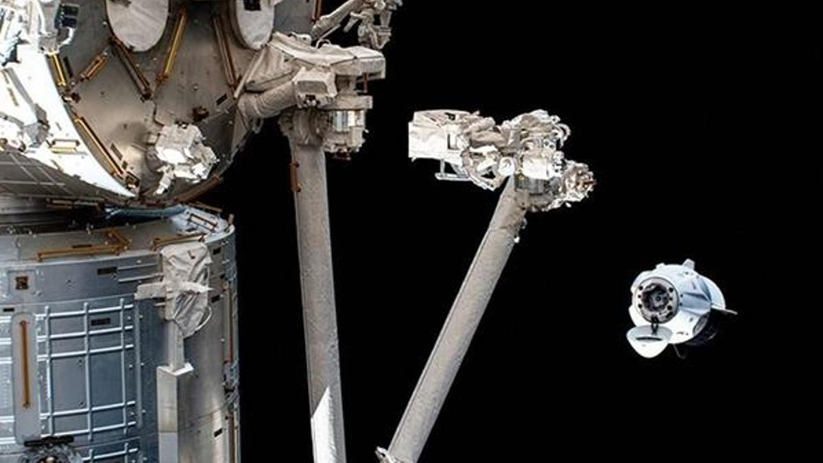 NASA ve SpaceX astronotların dönüşünü erteledi