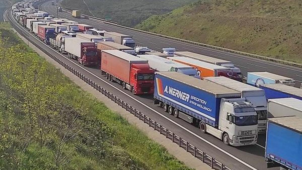 Kuzey Marmara Otoyolu'nda feci kaza! Tamamen trafiğe kapandı